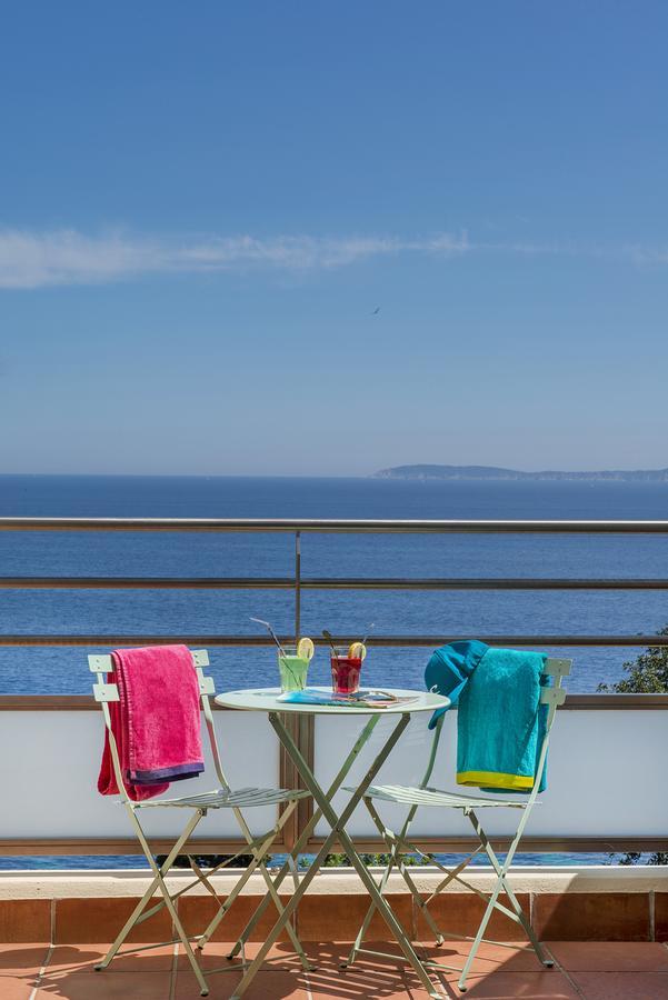 Hôtel-club Du Domaine D'aiguebelle, Ussim